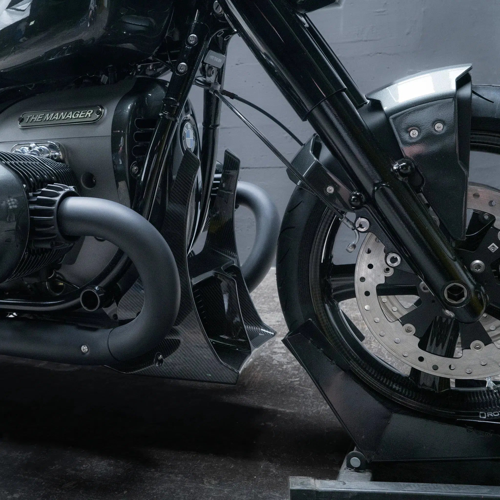BMW R18 Bellypan 'The Manager'