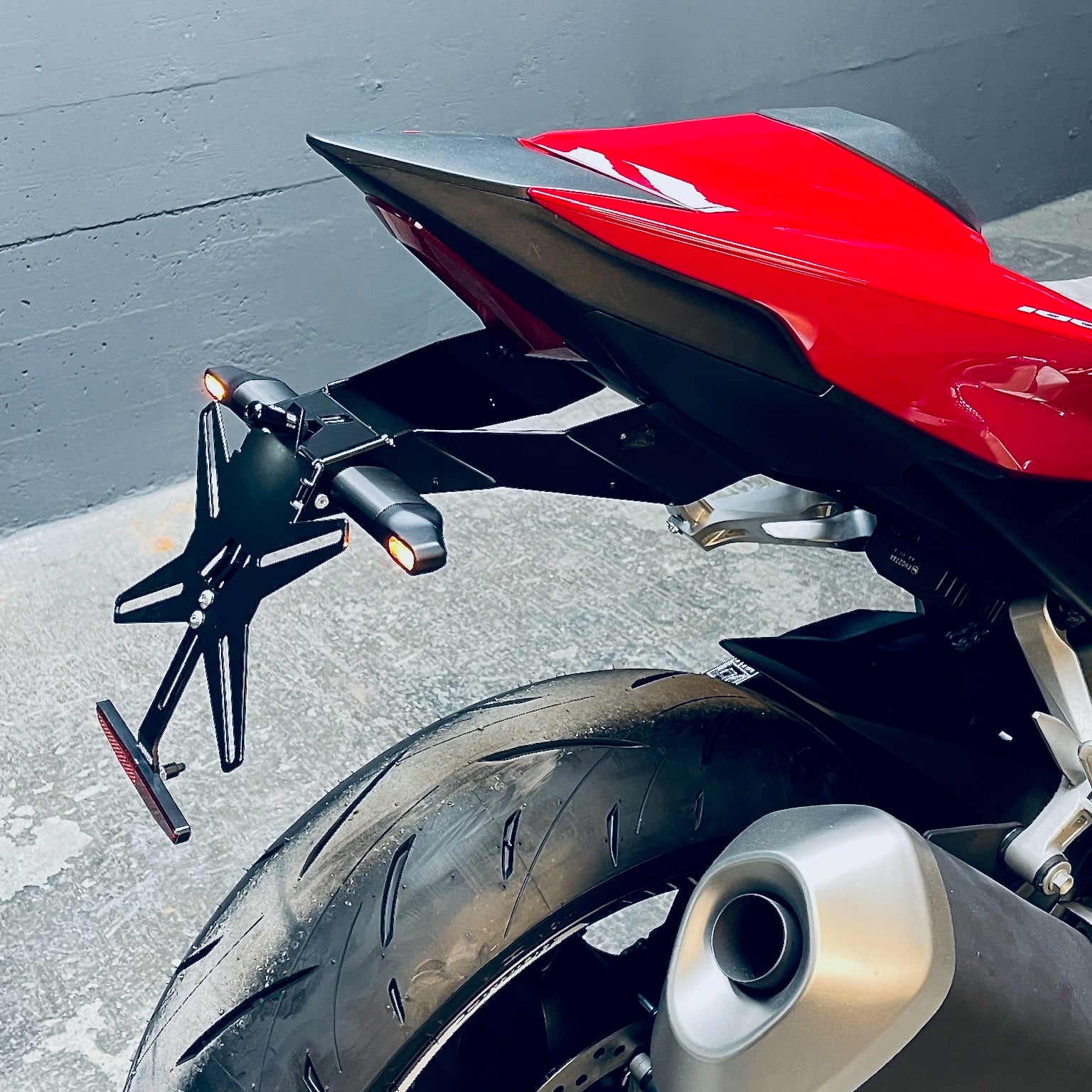 Honda CB1000 Hornet Kennzeichenhalter ab 2025