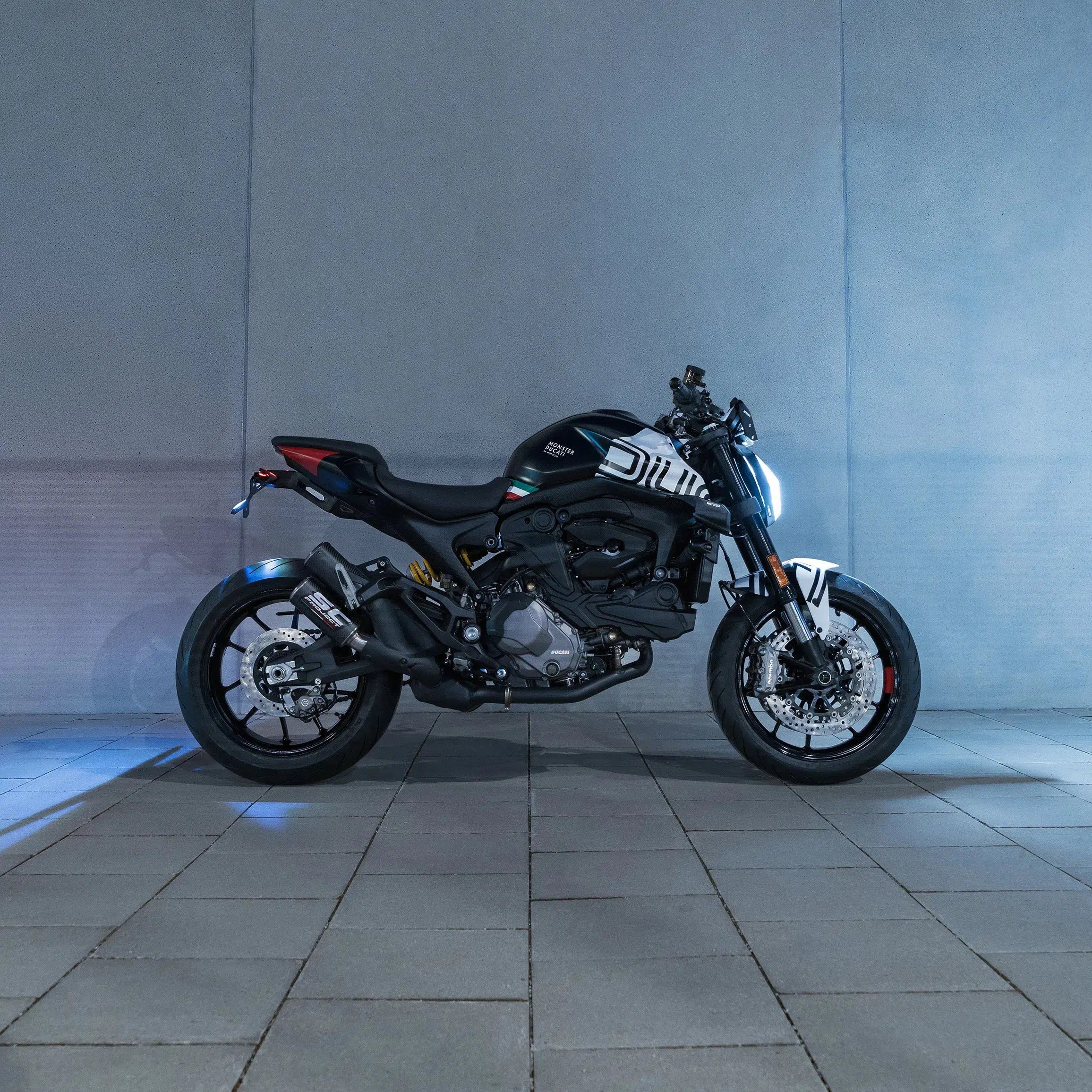 Ducati Monster 937 Heck