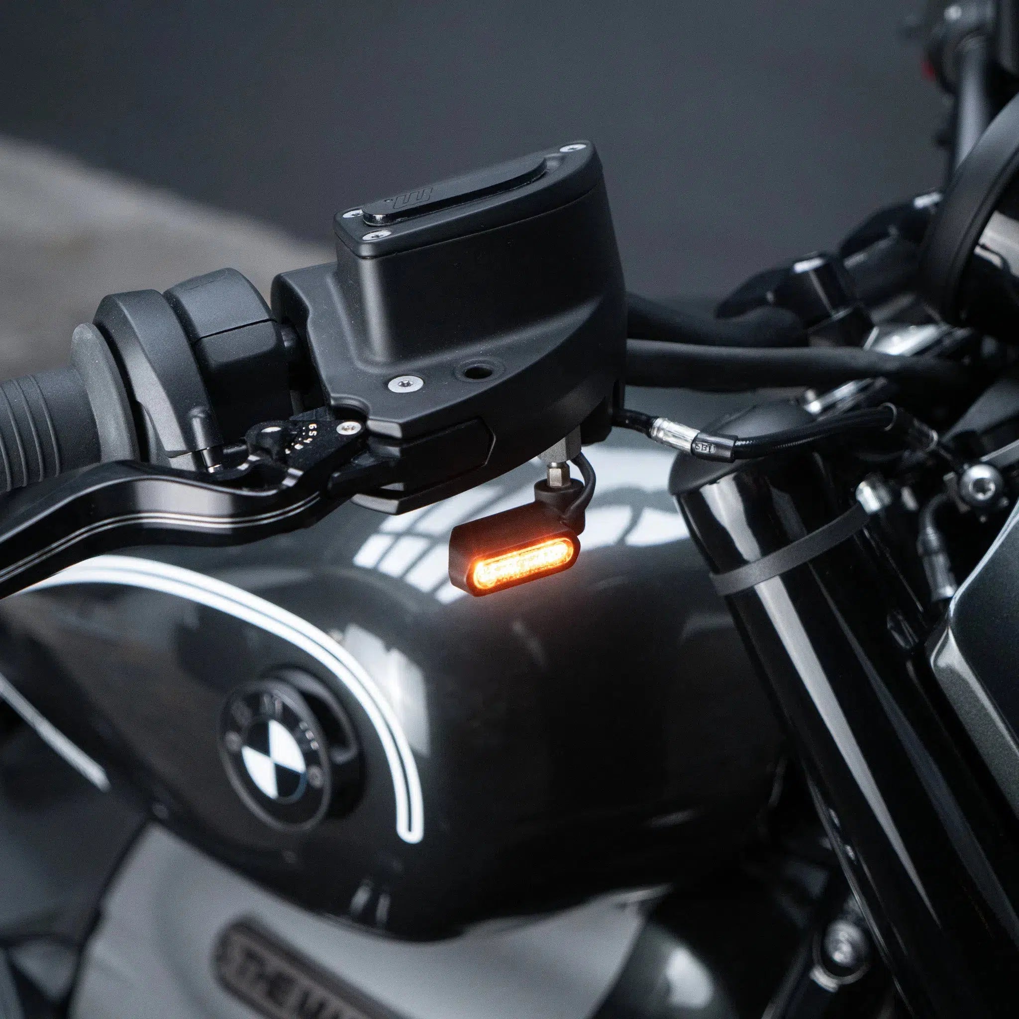 BMW R18 'The Manager' Blinker vorne